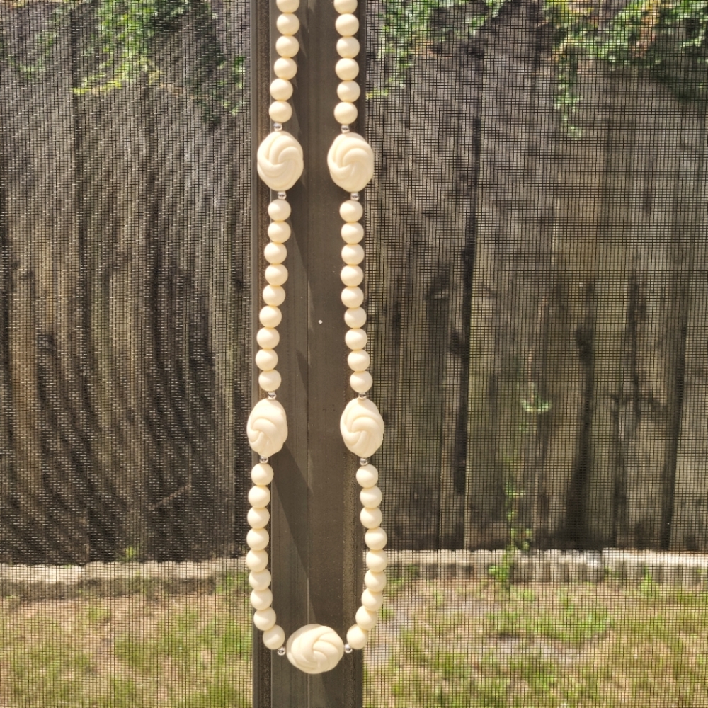 Vintage Haute Couture Lucite Swirl Bead Necklace